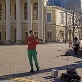 Danilo već deceniju živi samo od ulične svirke - i ima šta da kaže o reakciji Subotičana i Beograđana na violinu 5