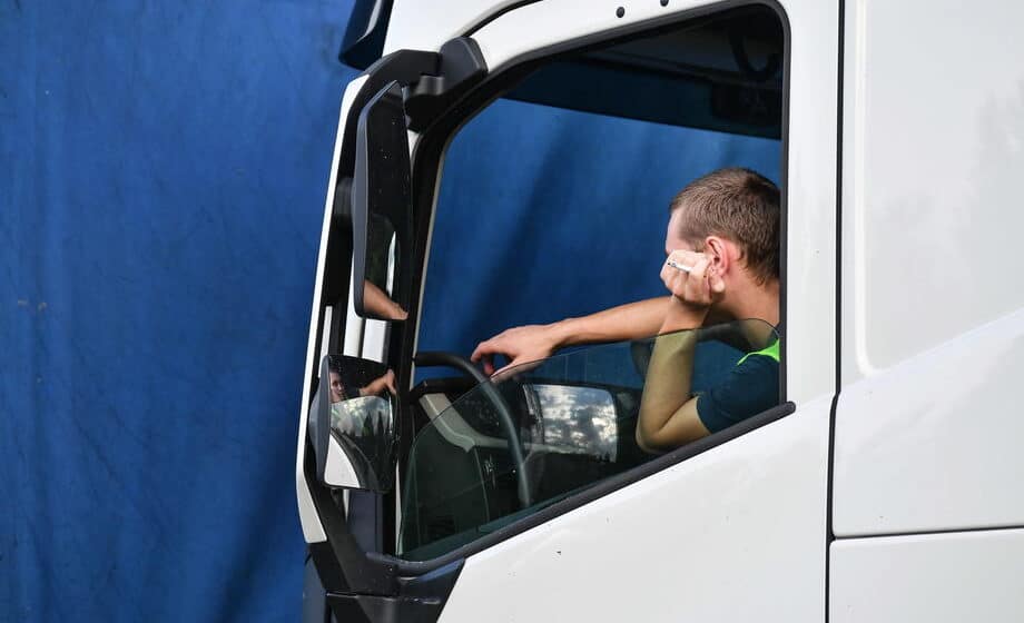 Vozači kamiona iz Srbije pet dana bez hrane i vode na granici Ukrajine i Rumunije, ostali prolaze bez smetnji 1