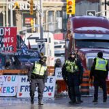 Kanadska blokada granice završava se mirno 11