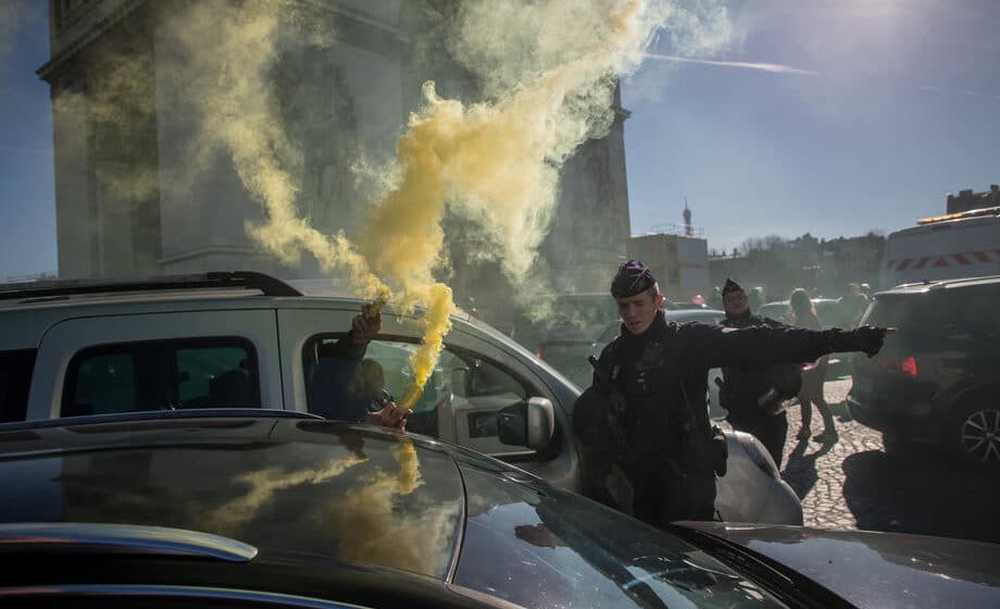 Policija ispalila suzavac na protestima u Parizu 1