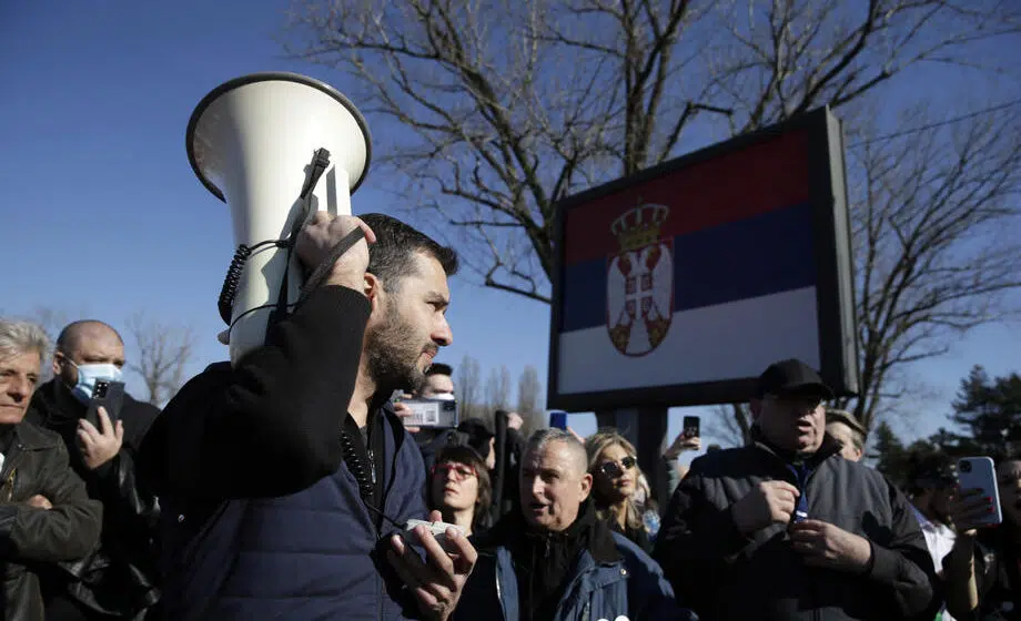 AP: Demonstranti blokirali ulice u Beogradu blizu ceremonije za Dan državnosti 1