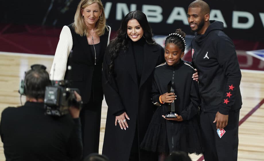 Krisu Polu prva nagrada "Kobi i Điđi Brajant" 1