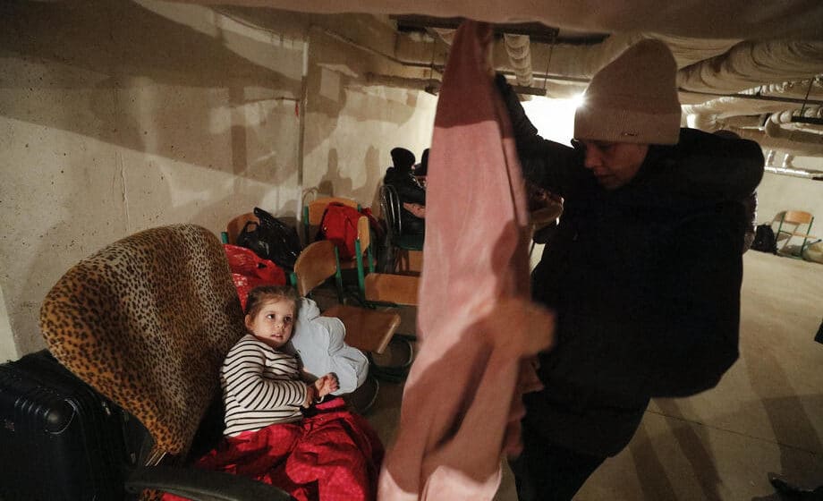 Ostaci raketa u naseljima, deca u skloništima: Dan posle ruskog napada na Kijev u 10 fotografija 1