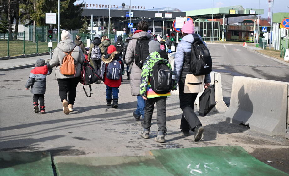 U petak oko 13.500 Ukrajinca ušlo u Mađarsku preko dva granična prelaza, najveći broj u poslednjih sedam dana 16