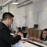 Kineskom državljaninu uručena srpska vozačka dozvola, srpskim državljanima u Kini kineska 3