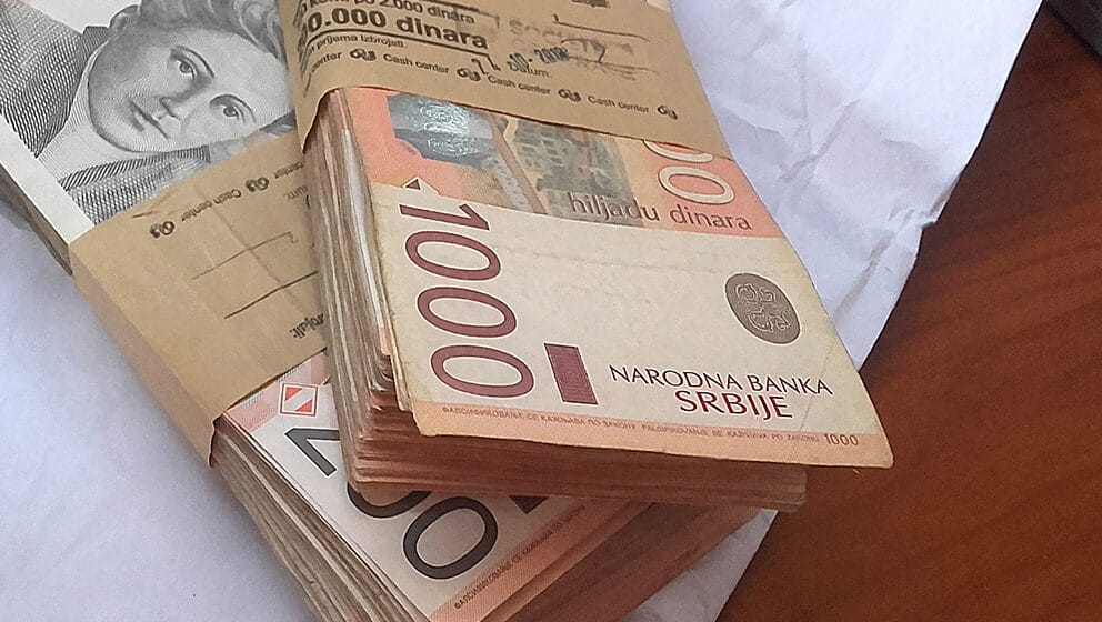 Prosečna plata u aprilu 73.012 dinara 1