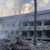 Makron tražio od Putina da okonča opsadu Marijupolja 10