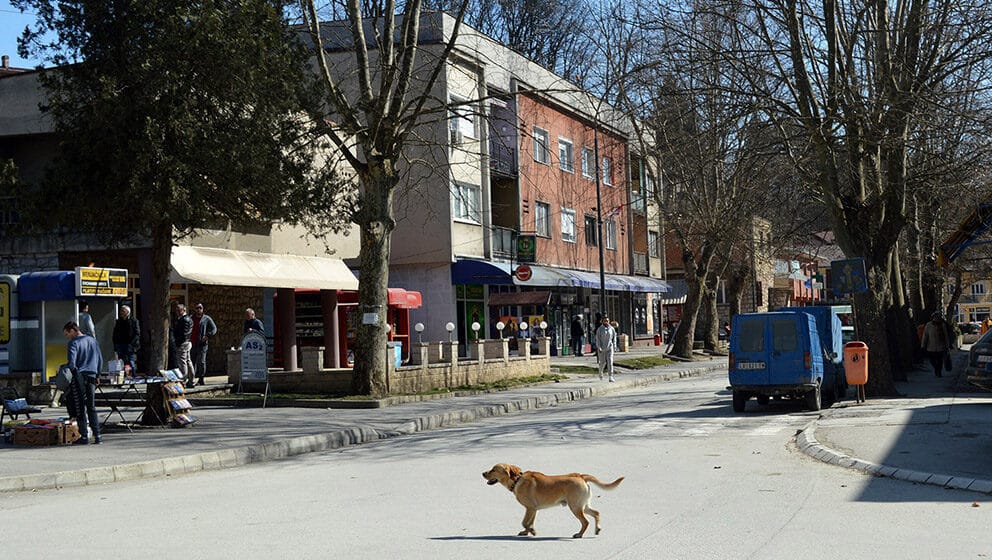 Građani Lučana: Direktor Puteva Srbije obećavao asfaltiranje ako SNS pobedi 1