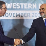 "Kratki pozdrav sa prijateljem": Vučić kratko sa Ramom na margini zasedanja Generalne skupštine UN 12