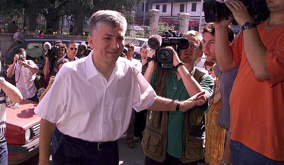 Politički naslednici Miloševića i Đinđića takmiče se preko njihovih grobova 2 Politički naslednici Miloševića i Đinđića takmiče se preko njihovih grobova 1