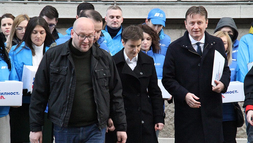 U SNS kruži papir za podršku listi "Srbija ne sme da stane", naprednjaci u niskom startu za munjevit početak kampanje 1