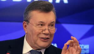 Da li je usklađivanje Srbije sa sankcijama Janukoviču kraj Vučićeve politike "sedenja na dve stolice"? 2