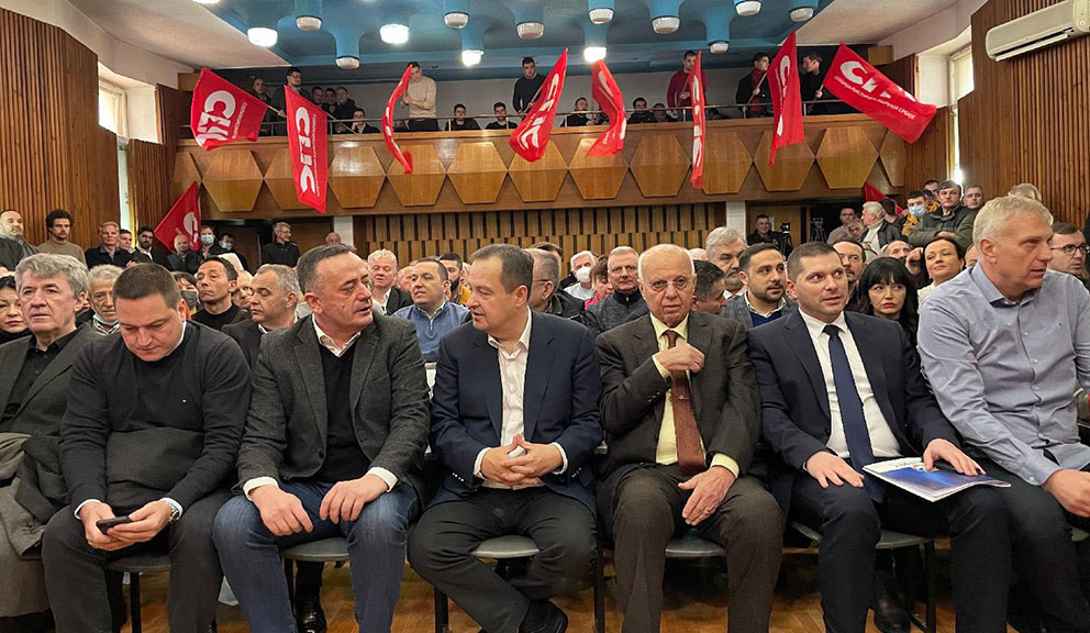 Da li su socijalisti otpisali gradonačelnika Šapića ili samo "peru ruke" od Vučićevih odluka? 3 Da li su socijalisti otpisali gradonačelnika Šapića ili samo "peru ruke" od Vučićevih odluka? 2