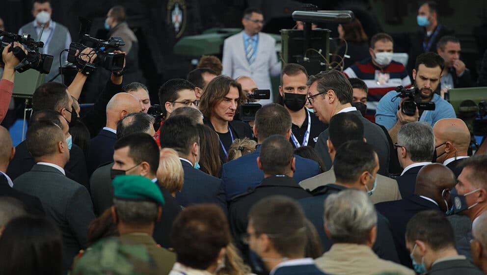 Nova.rs: Željko Mitrović brzo obrisao tvit - Da li je vlasnik Pinka greškom objavio dopisivanje sa Aleksandrom Vučićem? 1