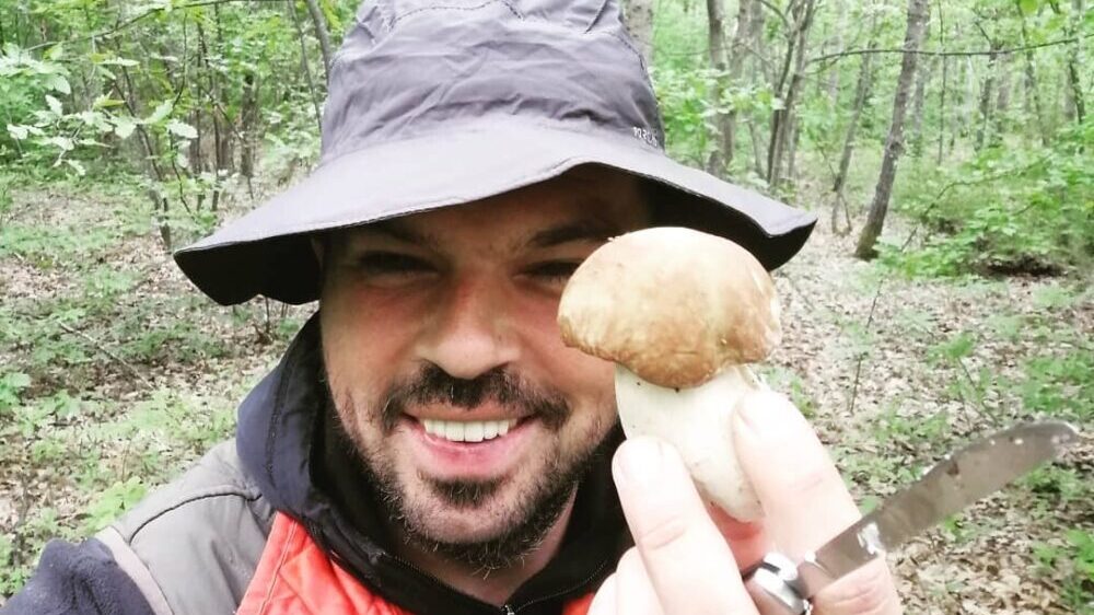 Kako je mladi Užičanin poželeo da dočeka penziju u selu Drežnik i jedva izvukao Norvežanina iz sušare za meso (FOTO) 2 Kako je mladi Užičanin poželeo da dočeka penziju u selu Drežnik i jedva izvukao Norvežanina iz sušare za meso (FOTO) 6