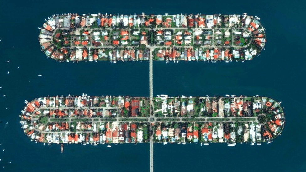 Arhitektura i životna sredina: Zašto živimo u „eri veštačkih ostrva“ 7 A satellite image of the Palm Island and Hibiscus Island in Miami Beach, Florida, US