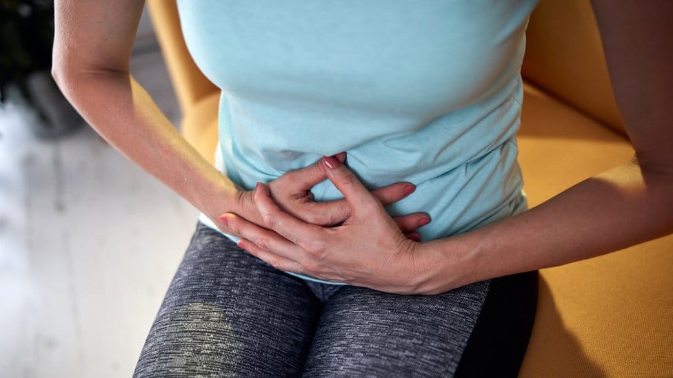 Srbija, zdravlje i Kronova bolest: „Možeš da legneš i čekaš da umreš ili da ustaneš i uradiš nešto" 2 woman in pain