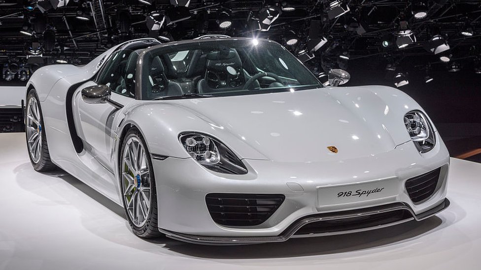 Pomorske nesreće i auto-industrija: Brod sa 4.000 luksuznih automobila potonuo u Atlantiku 1 Porsche car