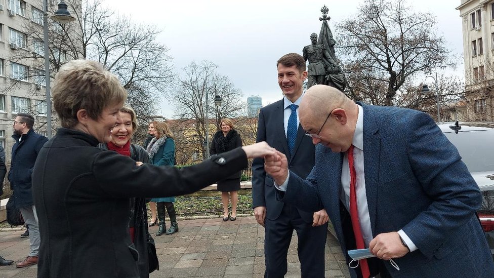 Izbori u Srbiji: Ko je sve na 16 lista za narodne poslanike 5 SVM predaja liste