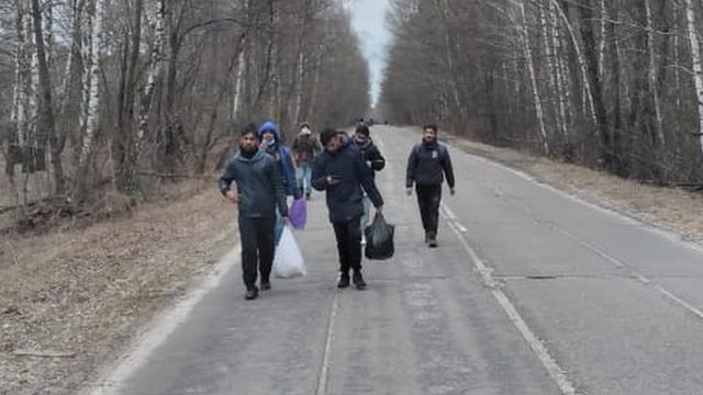 Ukrajina i Rusija: „Pobegla sam iz Kabula, a sada sam usred rata u Kijevu“ 7 Haidar Seddiqi walked 75km with 250 other refugees from a refugee camp