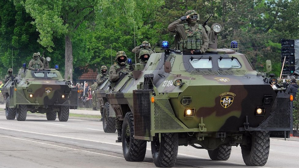 Srbija, Balkan i bezbednost: Šta je hibridni rat i zašto se može voditi bez oružja 1 Vojna parada