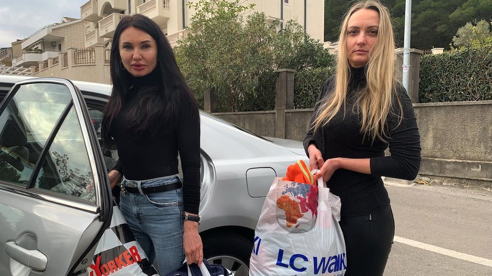 Elena i njena prijateljica