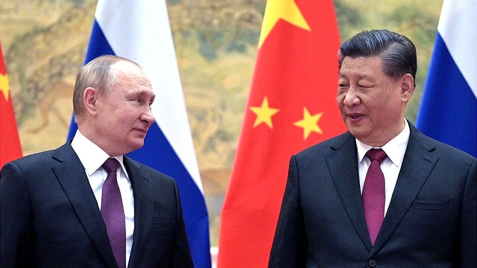 Vladimir Putin i kineski lider Si Đinping sreću se u Pekingu u februaru 2022. godine