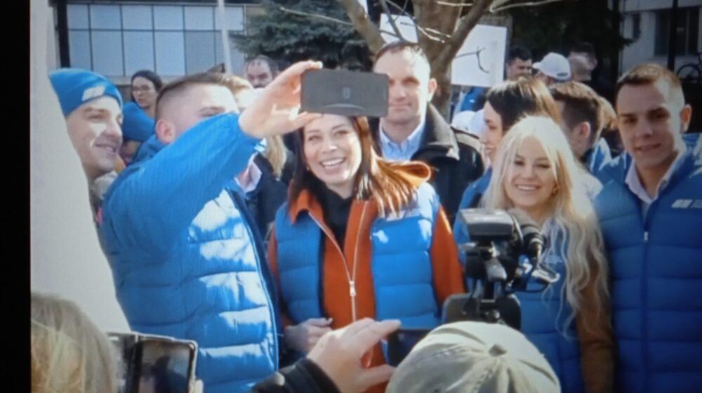 SNS kampanja: Nedimović, Vujović i Đurić obišli Zrenjanin i Srpski Itebej 1