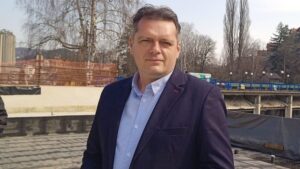 "Uzeo sam dete u naručje i počeo da bežim": Otac i sin izbegli tragediju na stazi u kanjonu Đetinje 3 "Uzeo sam dete u naručje i počeo da bežim": Otac i sin izbegli tragediju na stazi u kanjonu Đetinje 3