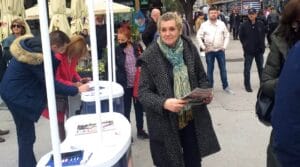 U uputstvu SNS-a za kampanju od vrata do vrata domovi građana koji ih ne podržavaju nazvani "brlogom", užički SNS demantuje verodostojnost papira 3 U uputstvu SNS-a za kampanju od vrata do vrata domovi građana koji ih ne podržavaju nazvani "brlogom", užički SNS demantuje verodostojnost papira 3