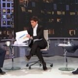 Burna rasprava Tadića, Dačića i Brnabić, lider SDS pravio aviončiće od papira 7