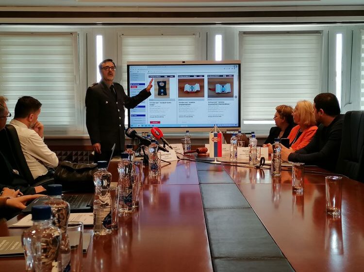 Na prvoj carinskoj e-licitaciji ručni sat prodat za 900.000 dinara 1