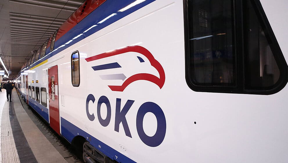 Srbija Voz: Kamenovan voz Soko u zoni stajališta Kamendin 1