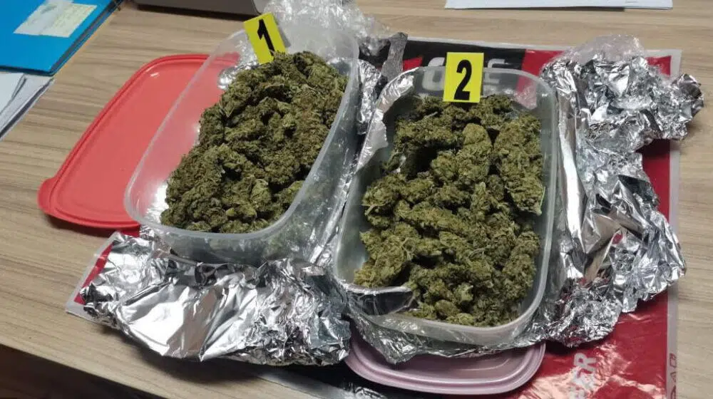 Hapšenje zbog 300 grama marihuane 1