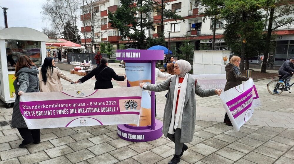 Osmomartovski karavan, žena i devojka iz civilnog sektora Vranje-Bujanovac 1