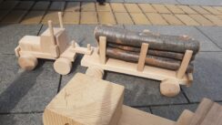 Zrenjanin: Drvene igračke, ručni rad Ištvana koji je u srcu ostao dete 3