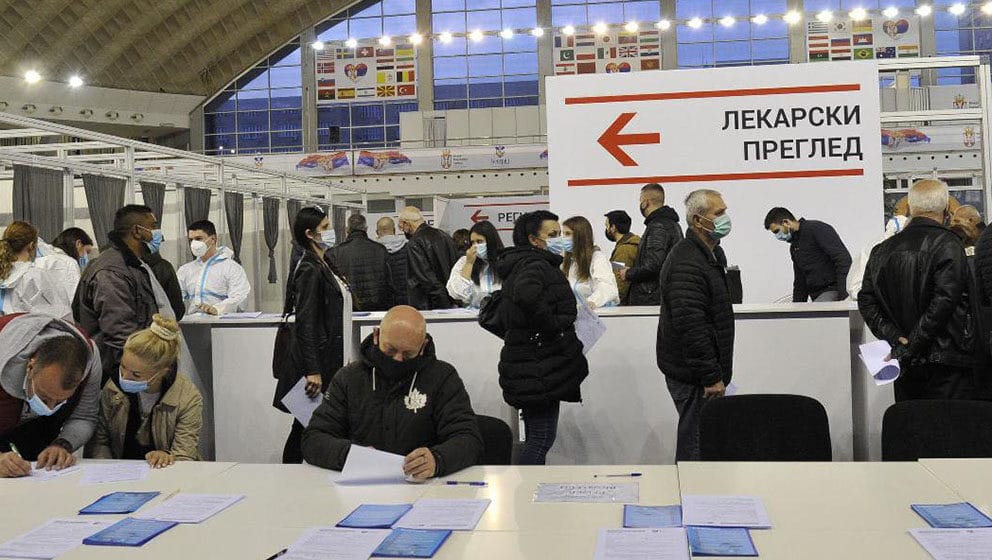 "Netransparentno i nelogično": Kako su sklapani poslovi za usluge obezbeđenja vakcinalnih punktova 1