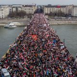 "Mađarski 6. oktobar": O pisanju Gardijana da tajkuni posle pada Orbana iznose kapital i napuštaju zemlju 1