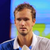 Medvedevu titula u Dohi 12