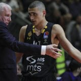 Madar pohvatao sve konce 8