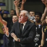 Tri pobede za "teoriju" 4