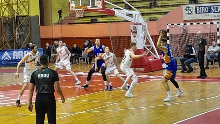 Poraz košarkaša Slobode u komšijskom derbiju 1