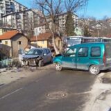 Sudar dva automobila u Užičke republike, dve osobe prevezene u bolnicu (FOTO) 15