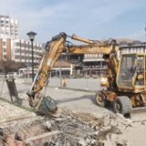 Rušenje javnog toaleta u Novom Pazaru