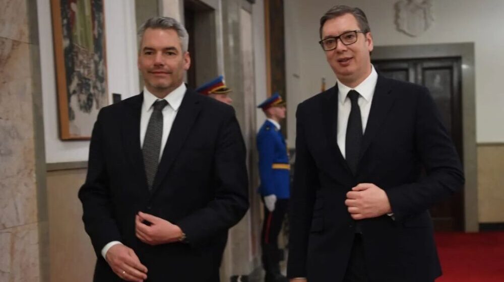 Austrijski kancelar Nehamer doneo podršku evropskoj Srbiji, ali i Vučićevoj kampanji 1