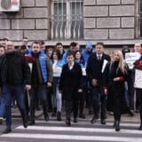 Za predsedničke izbore SNS primenio drugu taktiku iskazivanjem „snage“ naspram brzine skupljanja potpisa 9