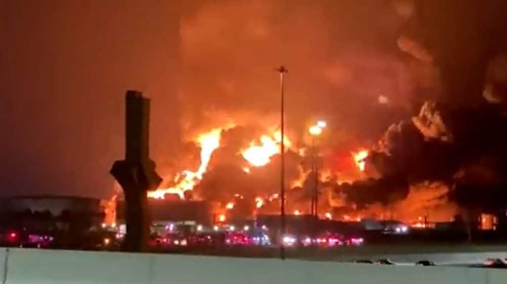 Bukti požar u skladištu nafte u Džedi, dva dana uoči trke Formule 1 (VIDEO) 1