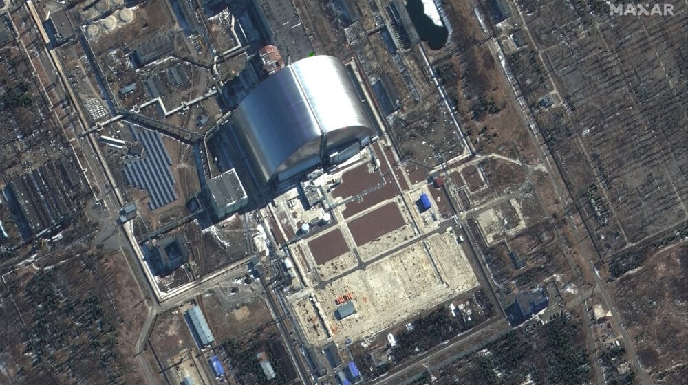 Ukrajinska zastava podignuta je iznad nuklearne elektrane u Černobilju 1