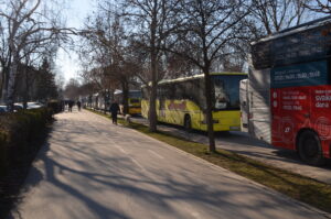 "Podaništvo i podrška pod pritiskom": Vranjanci na Vučićevom mitingu u Beogradu 2