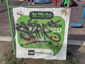 Polomljena i devastirana sva dečija igrališta u centru Kragujevca 2